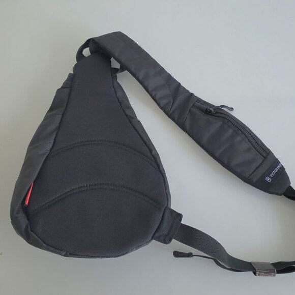 VICTORINOX SLING BAG! ๐๐๐ - Picture 6 of 16
